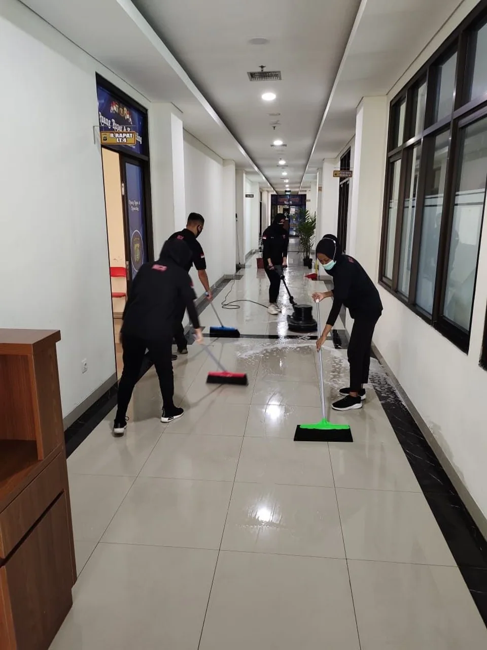 الفريق والمعدات