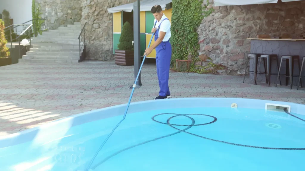شركة تنظيف مسابح